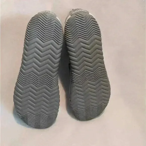 New Sorel Out N About Plus Strap Dove Gray Color Sandals Size 7