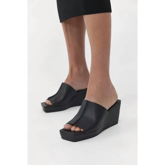 NEW ST. AGNI women's maria wedge sandal in black