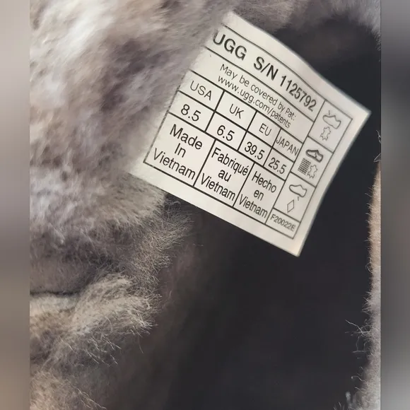 NEW! || UGGS || Classic Mini II grey suede leather boots shearling sz 8.5