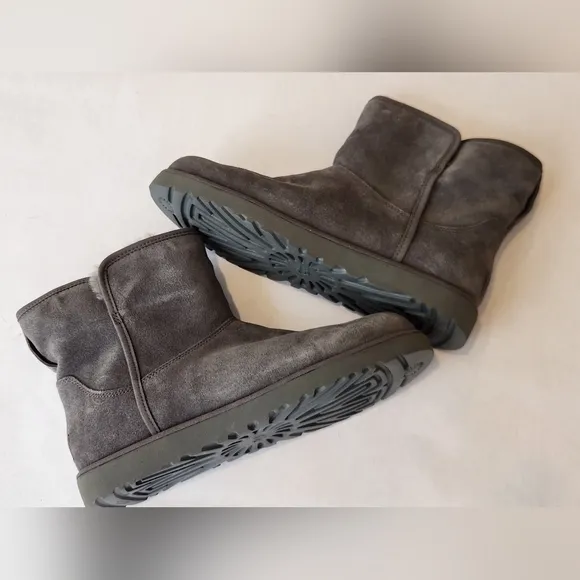 NEW! || UGGS || Classic Mini II grey suede leather boots shearling sz 8.5