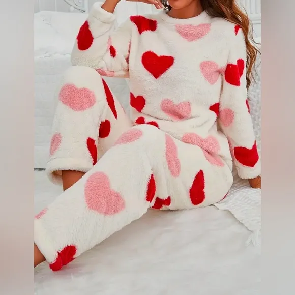 NEW Valentines Heart Fuzzy Plush Fleece Pajama Set Size Medium