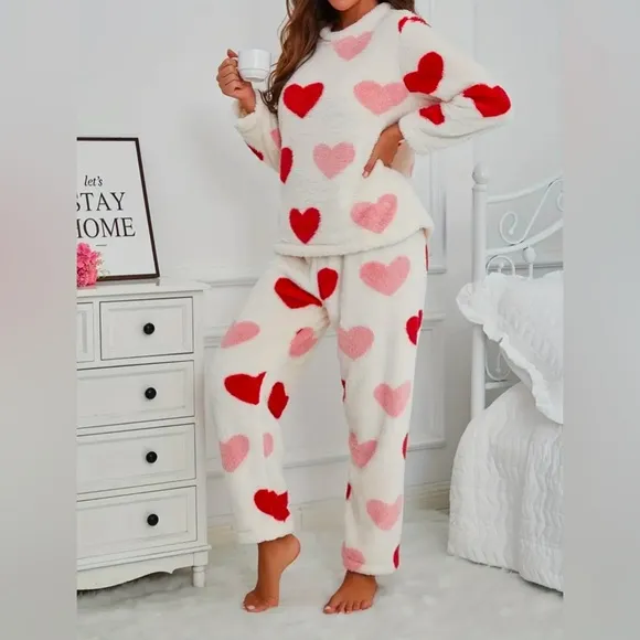 NEW Valentines Heart Fuzzy Plush Fleece Pajama Set Size Medium