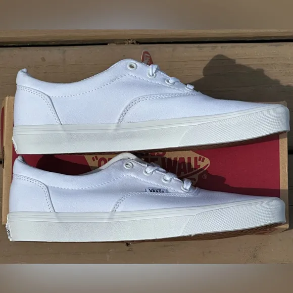 NEW Vans Doheny Casual Sneakers Triple White Womens 11 | Mens 9.5