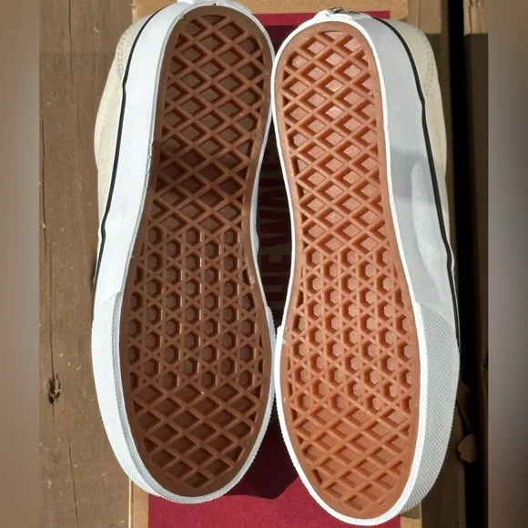 NEW Vans Youth Atwood Casual Sneakers Beige Canvas -  YT Sizes 11, 12, 1, 4, 5