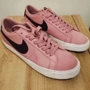 New without box Nike SB Pink Suede Low Blazer Sneakers Size 10.5 Mens