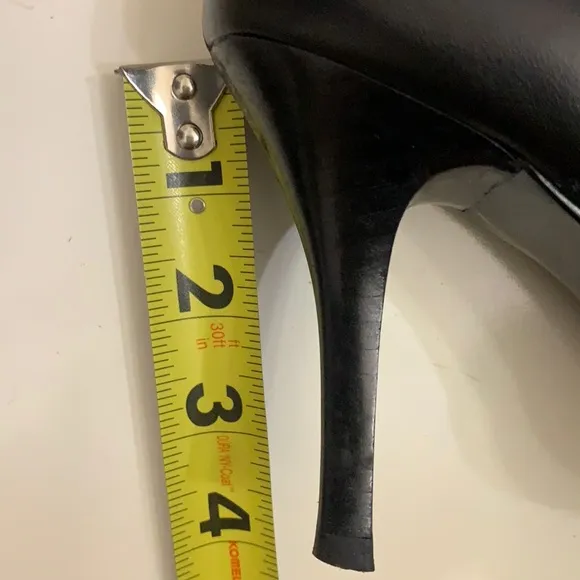 NEW YORK TRANSIT BLACK LEATHER BOOTS SZ 6 M Stiletto Heels
