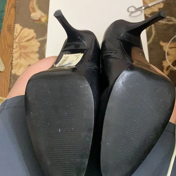 NEW YORK TRANSIT BLACK LEATHER BOOTS SZ 6 M Stiletto Heels