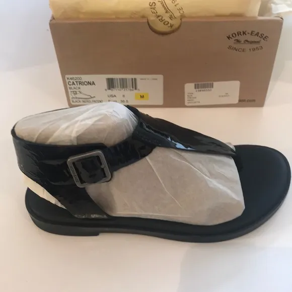 NIB Kork-Ease Catriona Black Patent Leather Thong Ankle Strap Flat Sandals US 6M