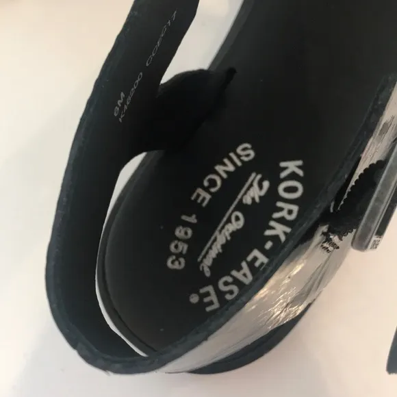 NIB Kork-Ease Catriona Black Patent Leather Thong Ankle Strap Flat Sandals US 6M