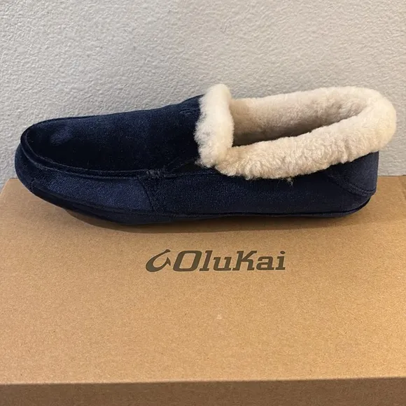 NIB [OluKai] Ku'una Lanui Indoor/Outdoor Soft Velvet Slipper Navy Blur Women’s 6