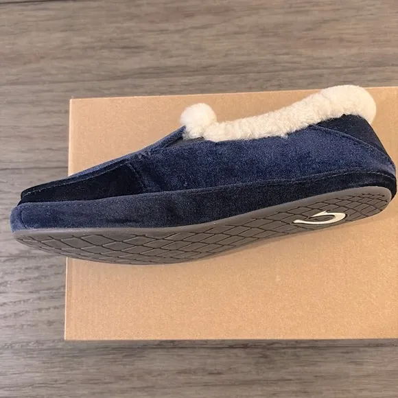NIB [OluKai] Ku'una Lanui Indoor/Outdoor Soft Velvet Slipper Navy Blur Women’s 6