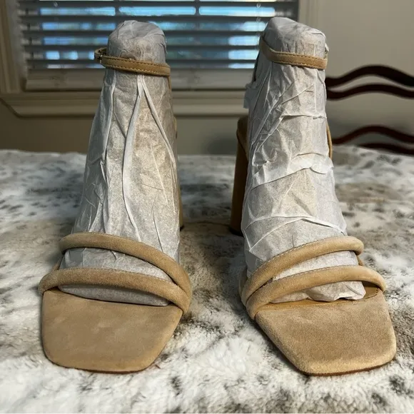 NIB Sam Edelman Kia Block Heel Suede Sandals in Nude Cappuccino sz 10 wide