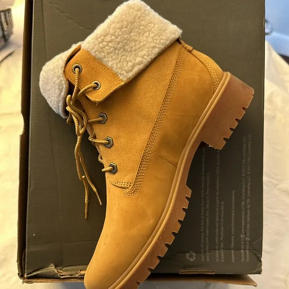 NIB Timberland Jayne Fleece Fold Down Lace Up Boots Wheat Nubuck SZ 9.5