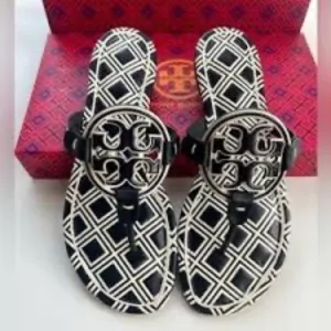 NIB Tory Burch Metal Miller leather NEW IVORY / PERFECT NAVY Sandals  - 7