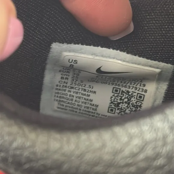 Nike AF1 Sage Low Valentines Day 2020 Heart Lock Sneakers