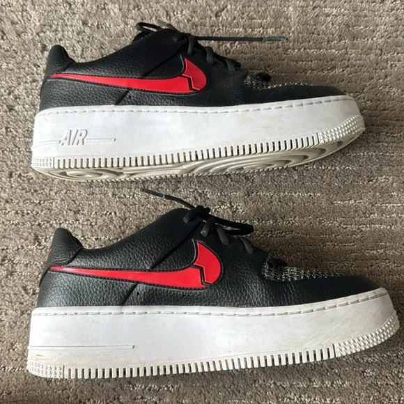 Nike AF1 Sage Low Valentines Day 2020 Heart Lock Sneakers