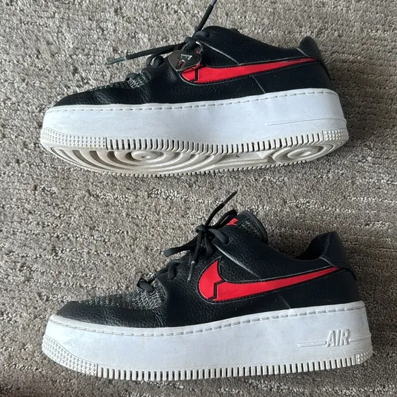 Nike AF1 Sage Low Valentines Day 2020 Heart Lock Sneakers