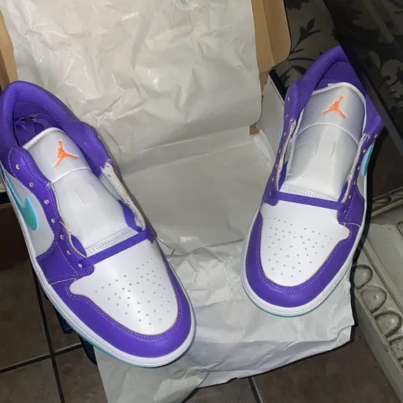 Nike AIR JORDAN 1 LOW SE Psychic Purple and Hyper Jade Sneakers