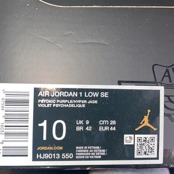 Nike AIR JORDAN 1 LOW SE Psychic Purple and Hyper Jade Sneakers