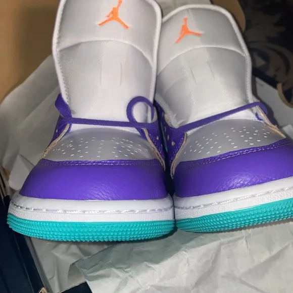 Nike AIR JORDAN 1 LOW SE Psychic Purple and Hyper Jade Sneakers