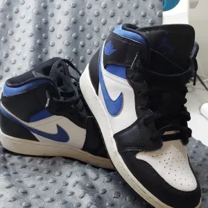 Nike Air Jordan 1 Mid Racer Blue White Black 554724-140 Boys 6.5Y With Box