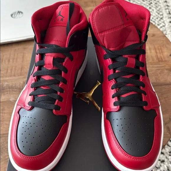 Nike Air Jordan 1 Mid - Red, Black, White
