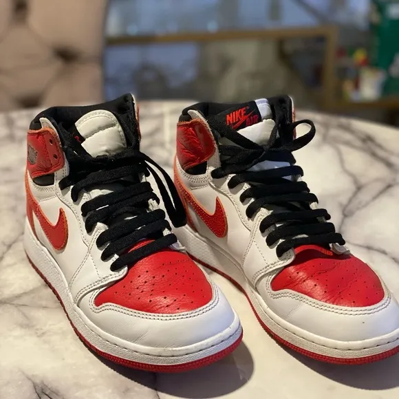 Nike Air Jordan 1 Retro High OG Red White Black