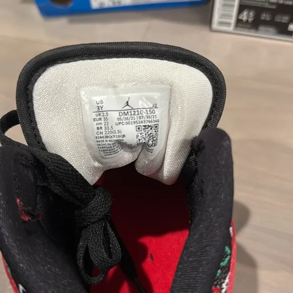 Nike Air Jordan 1 Retro High OG - Red/Black/White