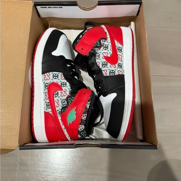 Nike Air Jordan 1 Retro High OG - Red/Black/White