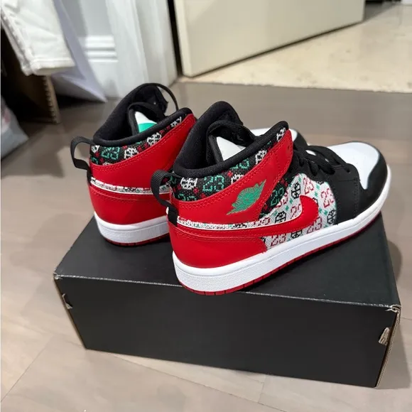 Nike Air Jordan 1 Retro High OG - Red/Black/White