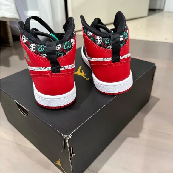 Nike Air Jordan 1 Retro High OG - Red/Black/White