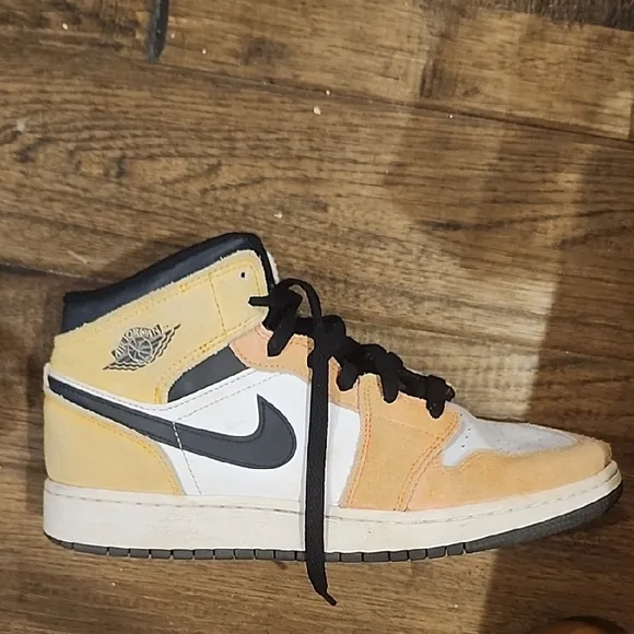 Nike Air Jordan Kids Sneakers - Yellow and Black