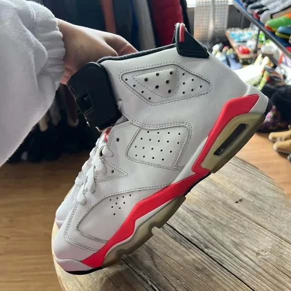 Nike Air Jordan VI 6 White Infrared Retro Basketball 6Y