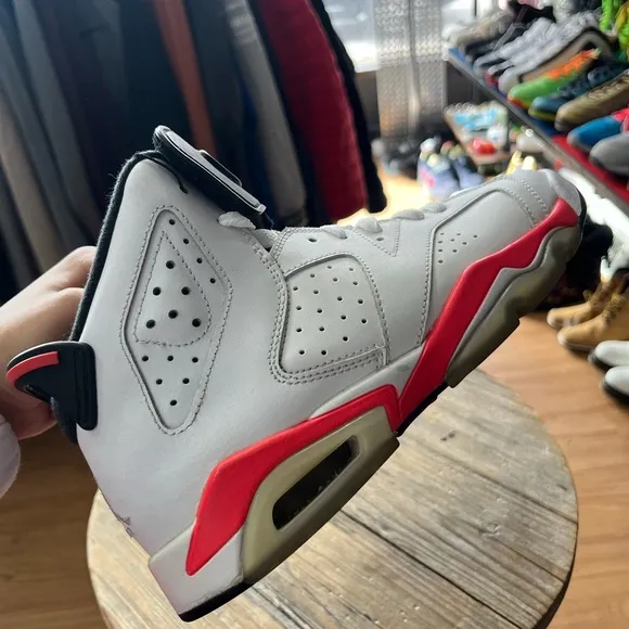 Nike Air Jordan VI 6 White Infrared Retro Basketball 6Y