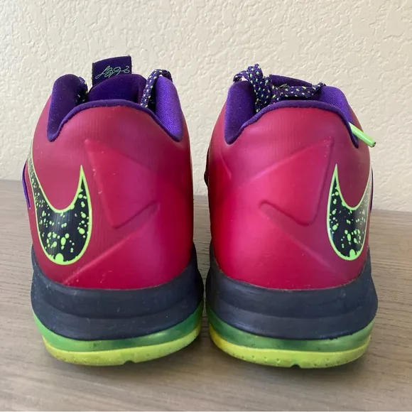 Nike Air LeBron Broncurial Men’s sz 13 EUC Sneakers w/ LeBron James