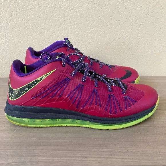 Nike Air LeBron Broncurial Men’s sz 13 EUC Sneakers w/ LeBron James