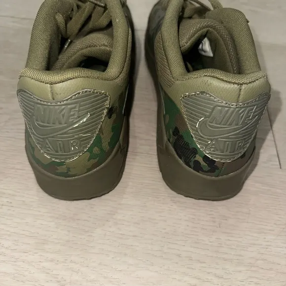 Nike Air Max 90 Camo Japan Sneakers