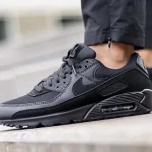 Nike Air Max 90 Men’s Shoe – Size 12 | All-Black Streetwear Essential Matrix
