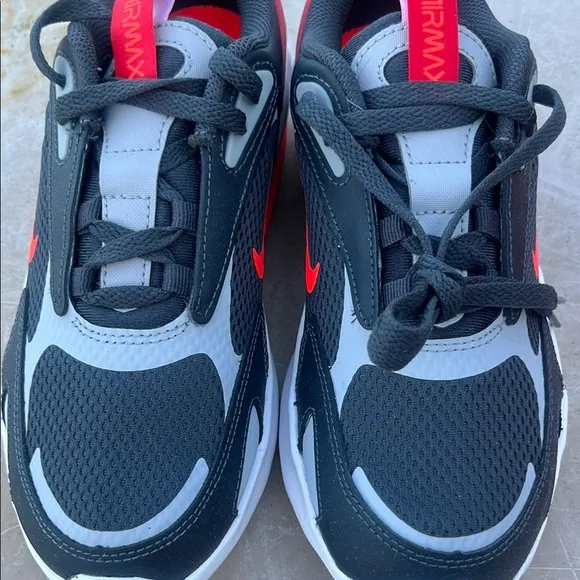 Nike Air Max Bolt (GS) in Smoke Grey and Bright Crimson