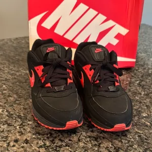 Nike air max LTD 3  Black and Red Sneakers EUC 10.5