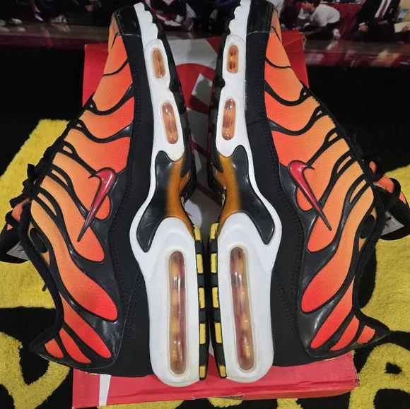 Nike Air Max Plus TN Sunset Orange Black Sneakers