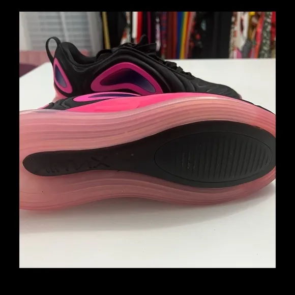 Nike Black and Pink Sneakers with Lightweight Design 6 youth or women’s 8