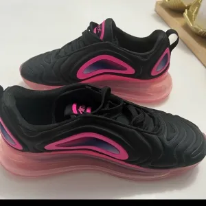 Nike Black and Pink Sneakers with Lightweight Design 6 youth or women’s 8