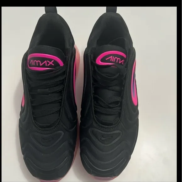 Nike Black and Pink Sneakers with Lightweight Design 6 youth or women’s 8
