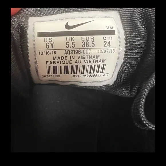 Nike Black and Pink Sneakers with Lightweight Design 6 youth or women’s 8