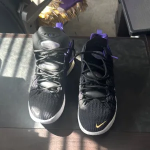 Nike Black and Purple Sneakers Sleek Athletic Design
