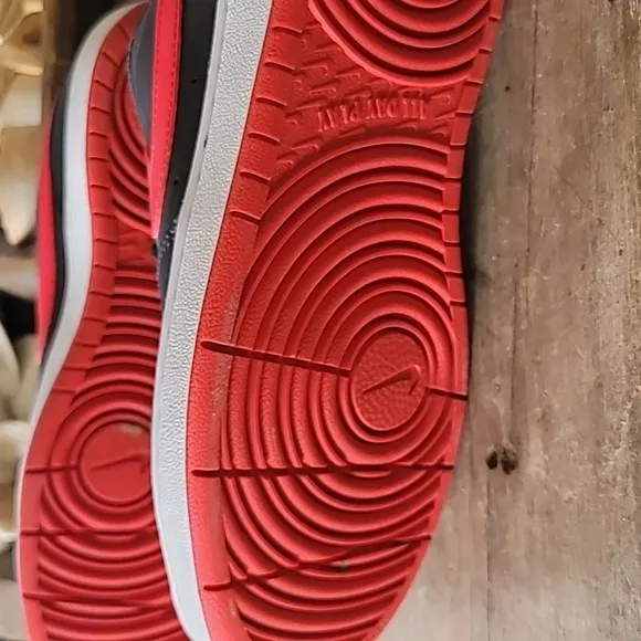 Nike Black and Red Sneakers 5.5 youth