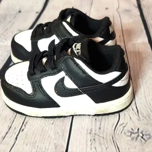 Nike Black and White Little Boys Sneakers Low-Top Lace-Up Design Sz 5C EUC