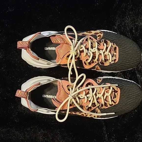 Nike Black, Light Pink and Leopard Print Sneakers