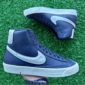 Nike Blazer Mid ‘77 Obsidian / Phantom Sail